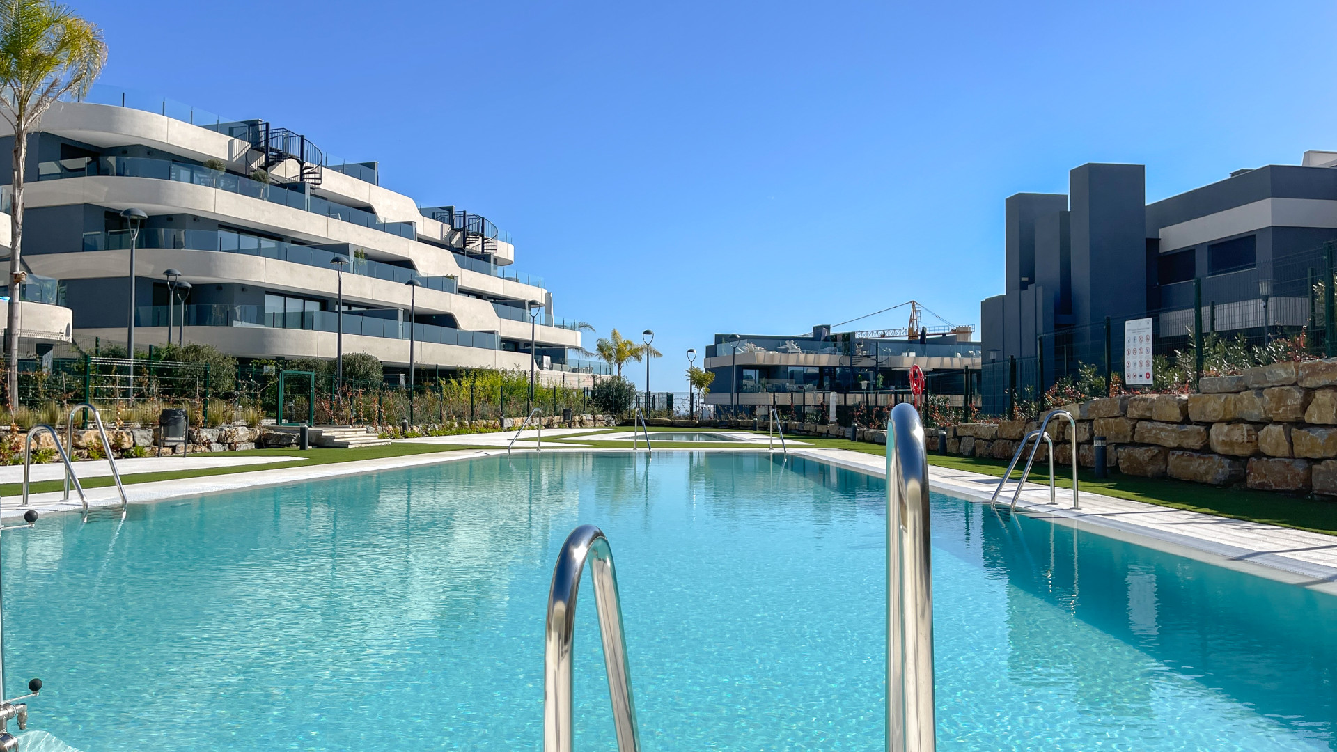 3 Bedroom Apartment in Estepona - Photo 18