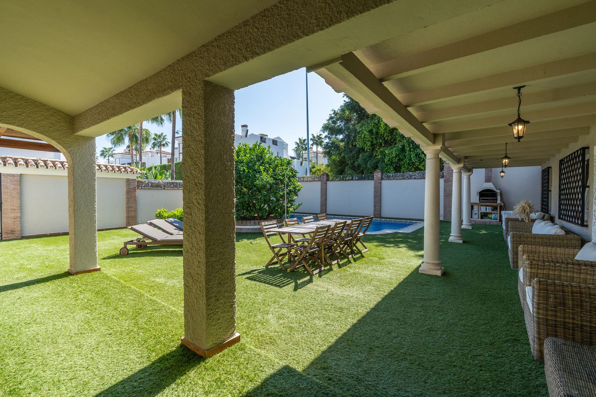 5 Bedroom Villa in San Pedro de Alcántara - Фото 30