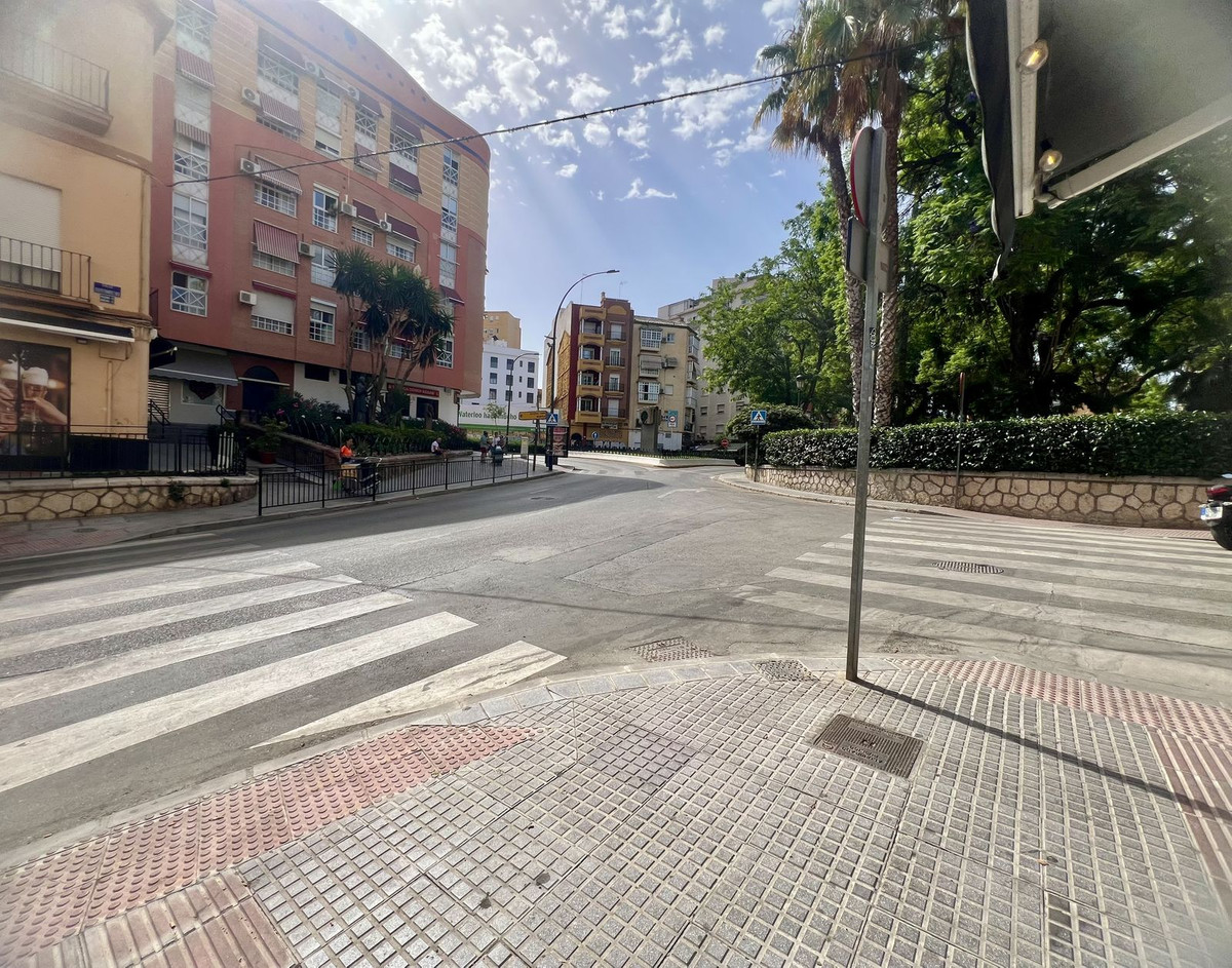 3 Bedroom Apartment in Málaga - Photo 24