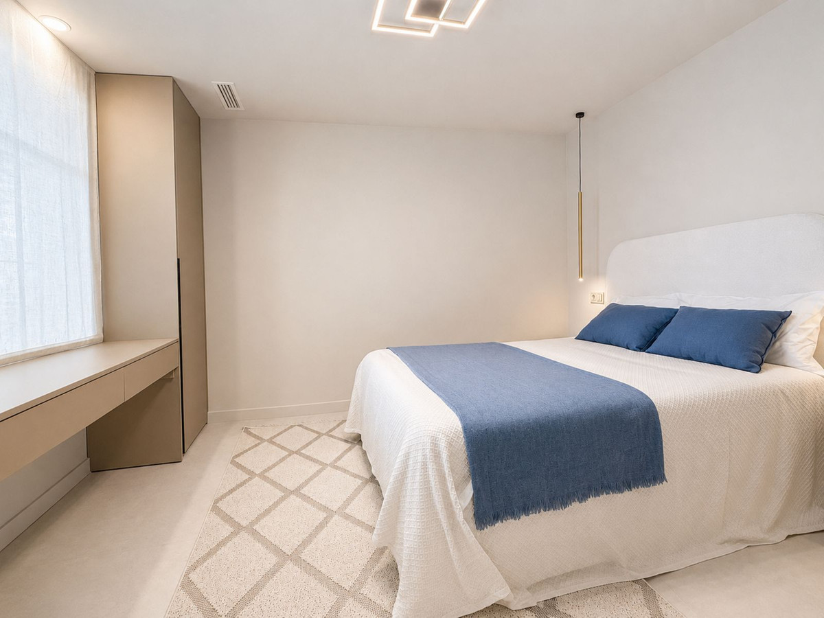 3 Bedroom Apartment in Marbella - Photo 10