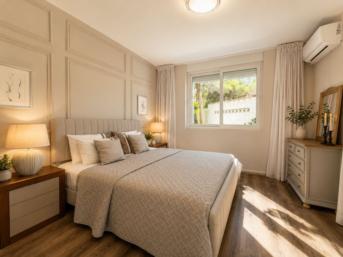 4 Bedroom Villa in Marbella - Photo 9