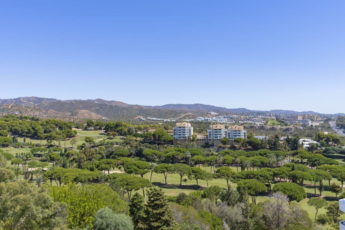 3 Bedroom Apartment in Marbella - Photo 16