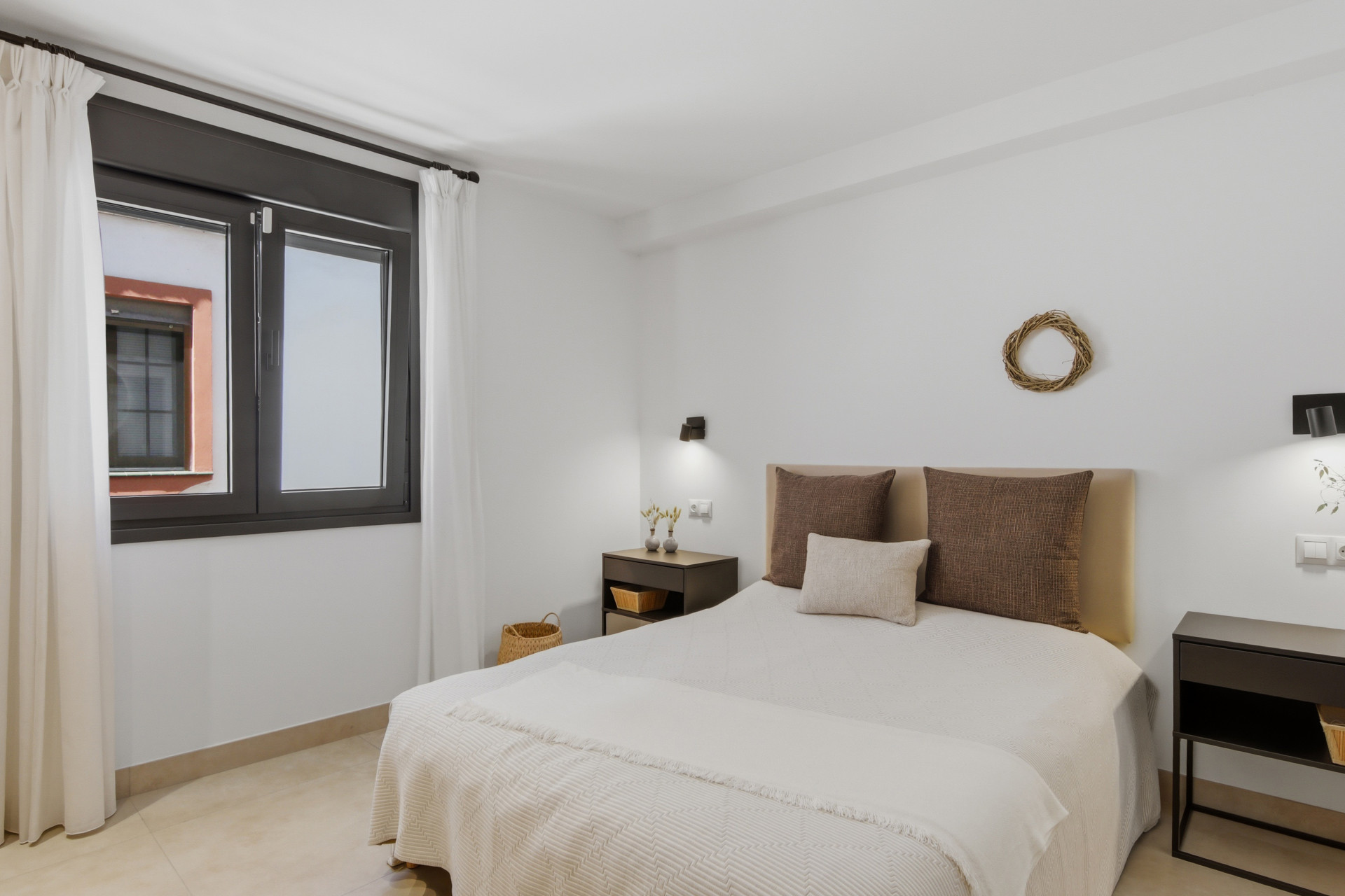 4 Bedroom Townhouse in Estepona - Photo 16