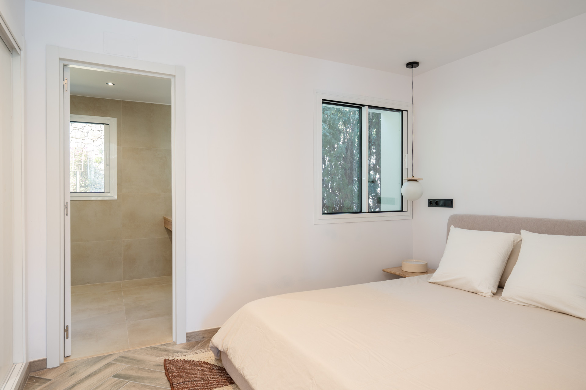 3 Bedroom Penthouse in Benahavís - Photo 26