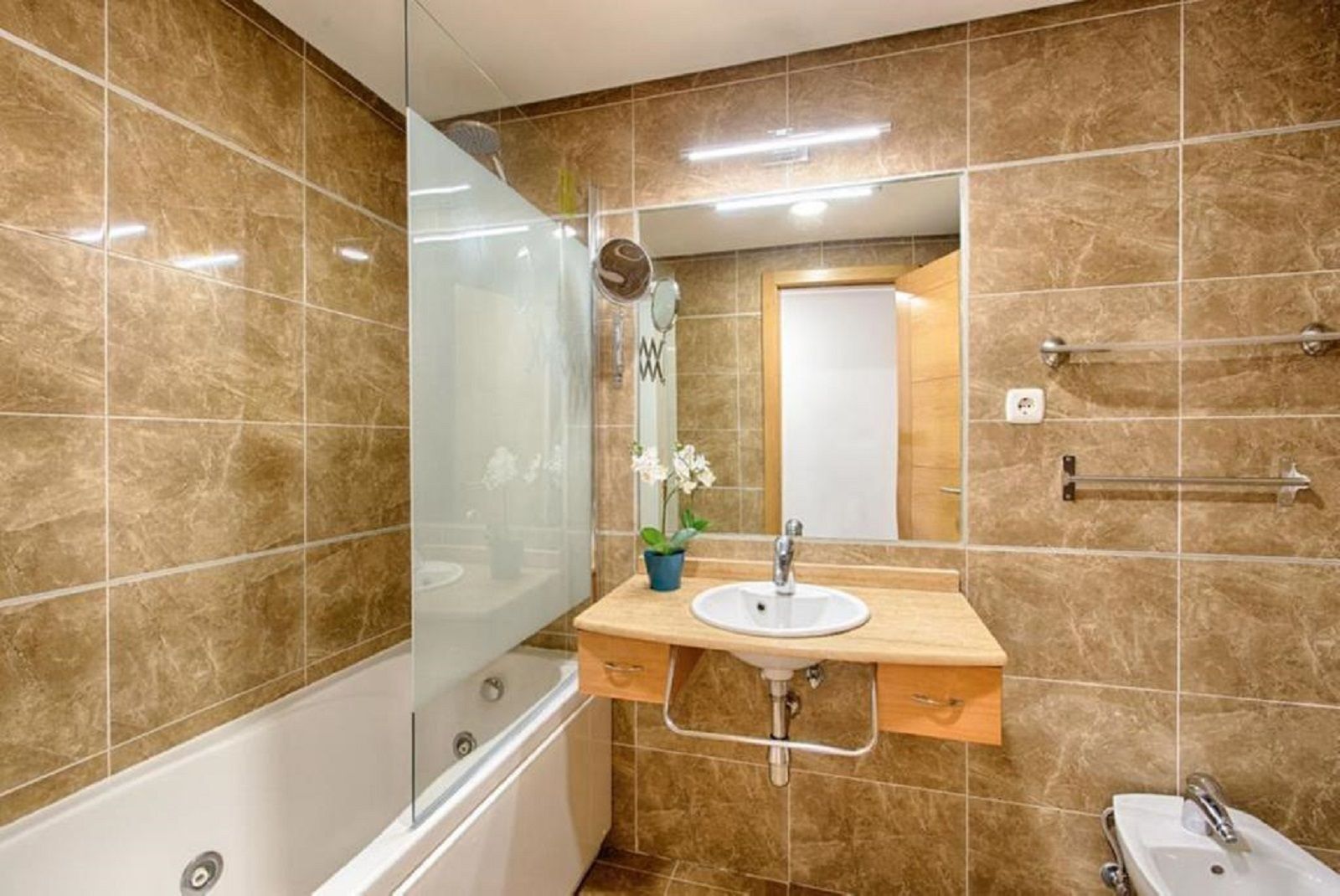 2 Bedroom Apartment in Estepona - Фото 6