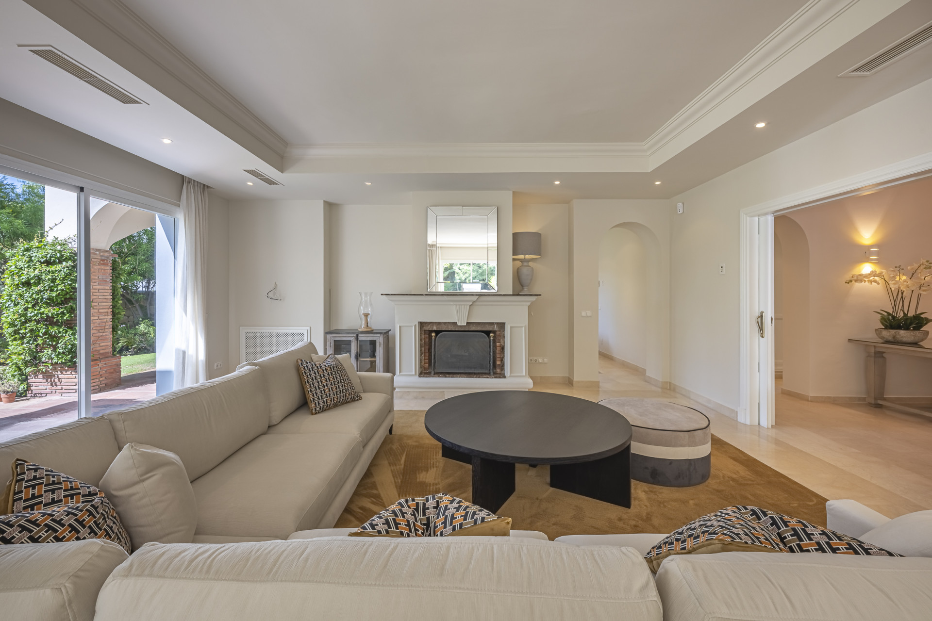 5 Bedroom Villa in Benahavís - Фото 2
