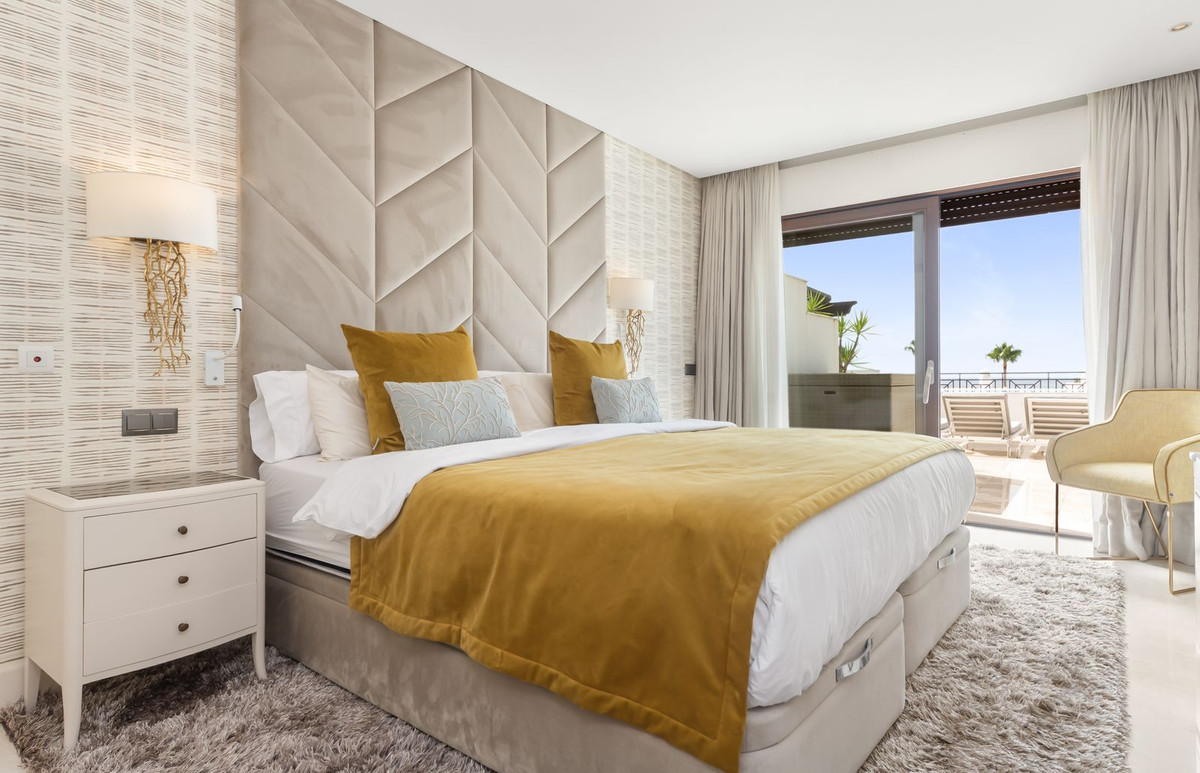 3 Bedroom Apartment in Estepona - Photo 15
