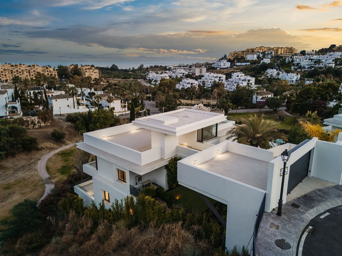 4 Bedroom Villa in Estepona - Photo 31