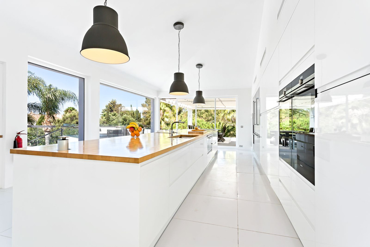 7 Bedroom Villa in Marbella - Photo 20