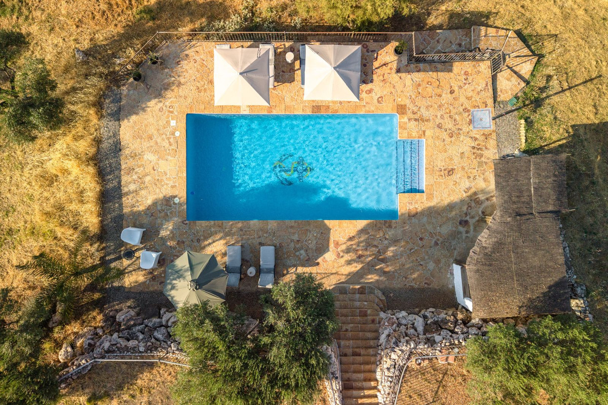 3 Bedroom Villa in Coín - Photo 11
