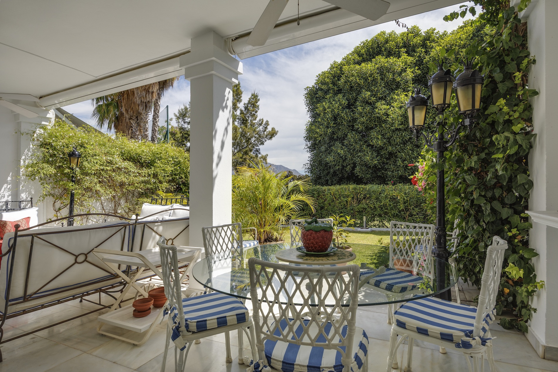 5 Bedroom Townhouse in Estepona - Photo 4