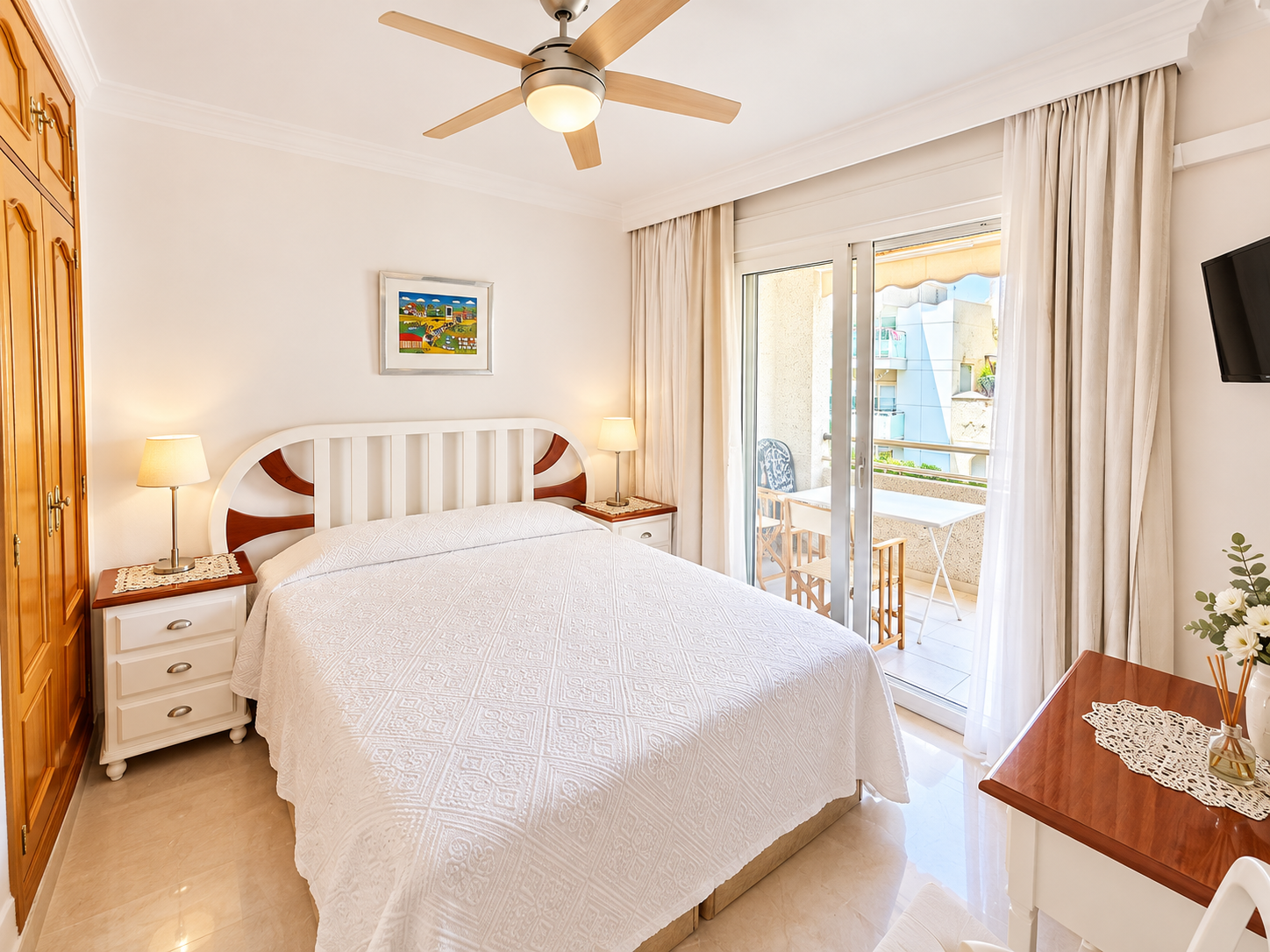 1 Bedroom Apartment in Marbella - Photo 11