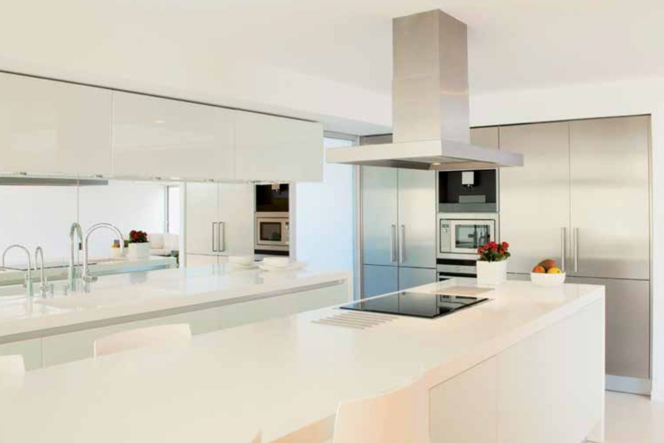 3 Bedroom Apartment in Marbella - Photo 5