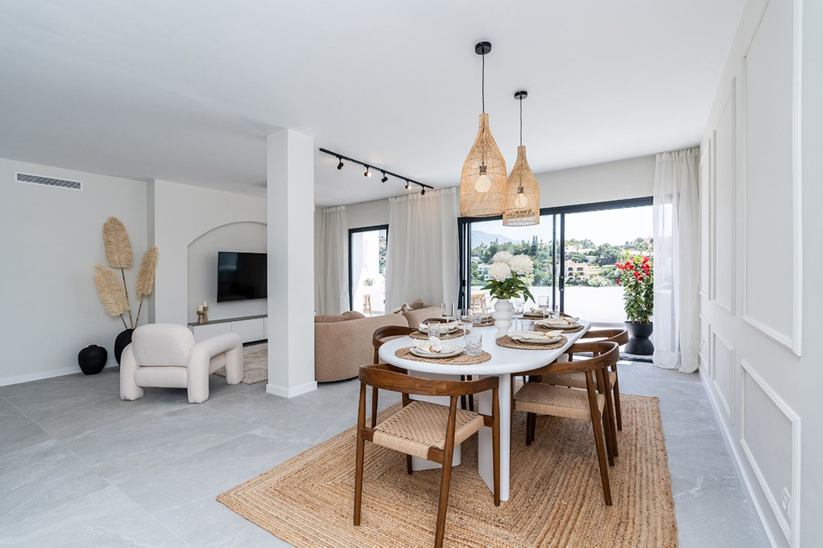 3 Bedroom Apartment in Benahavís - Photo 6
