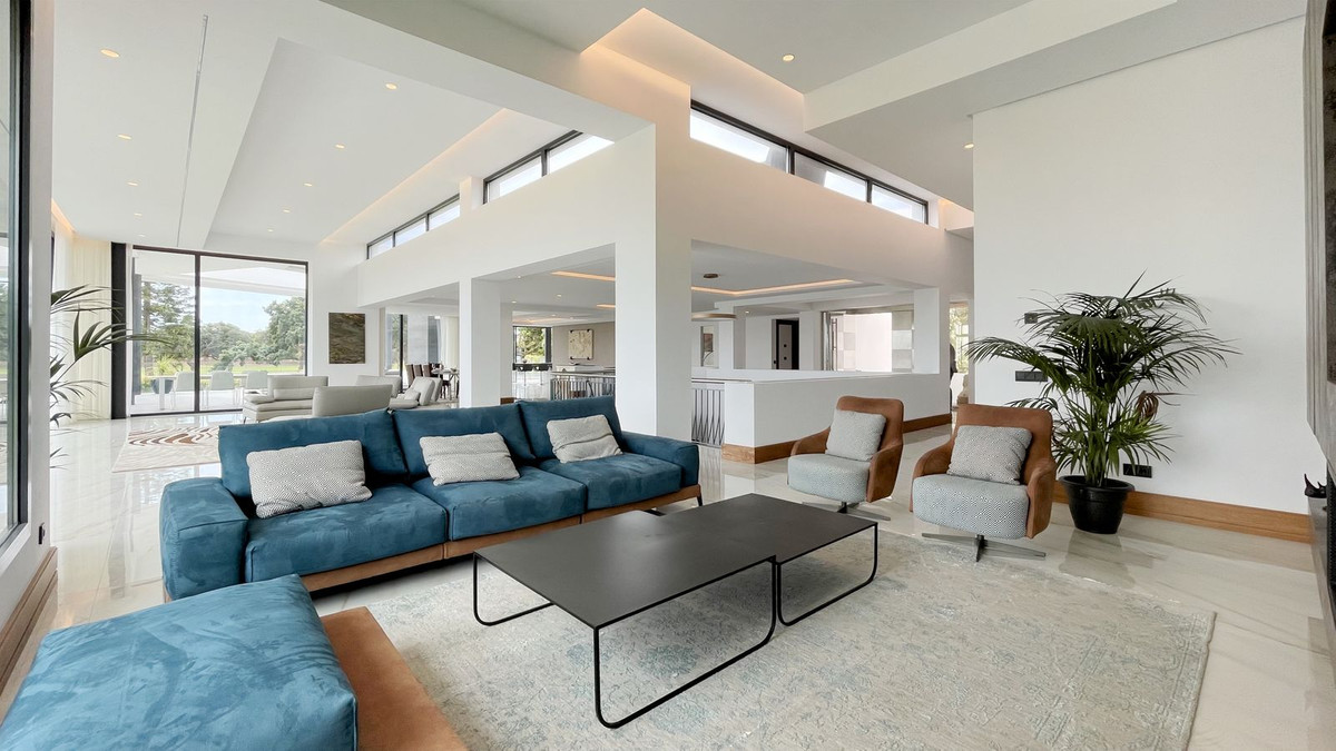 6 Bedroom Villa in San Roque - Photo 40