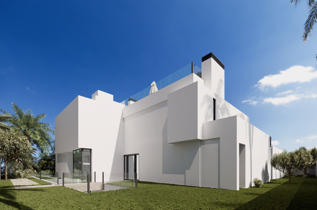 6 Bedroom Villa in Marbella - Photo 18
