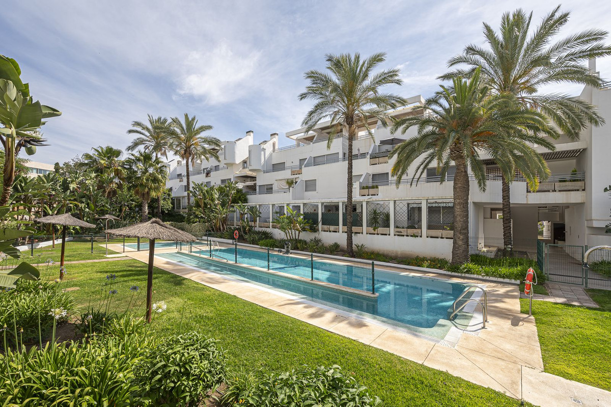 5 Bedroom Penthouse in Mijas - Photo 49