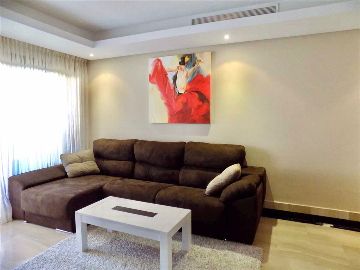 3 Bedroom Penthouse in Estepona - Foto 4