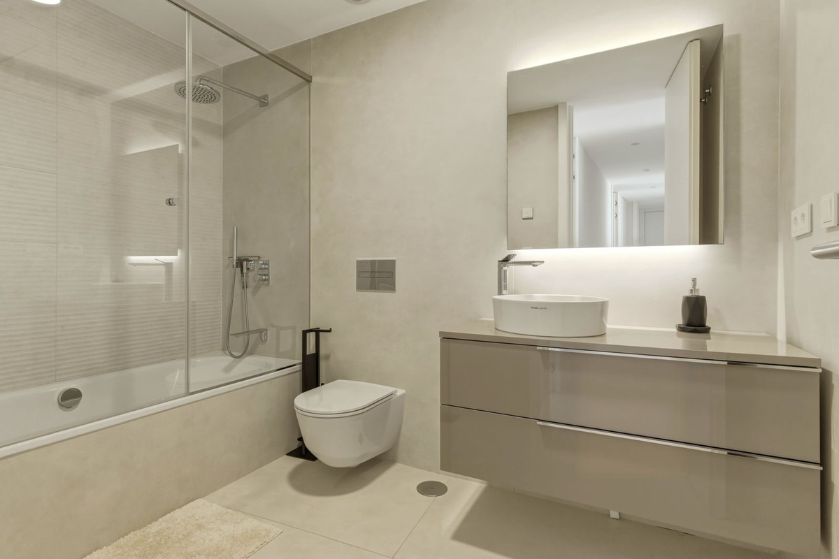 4 Bedroom Apartment in Estepona - Фото 18