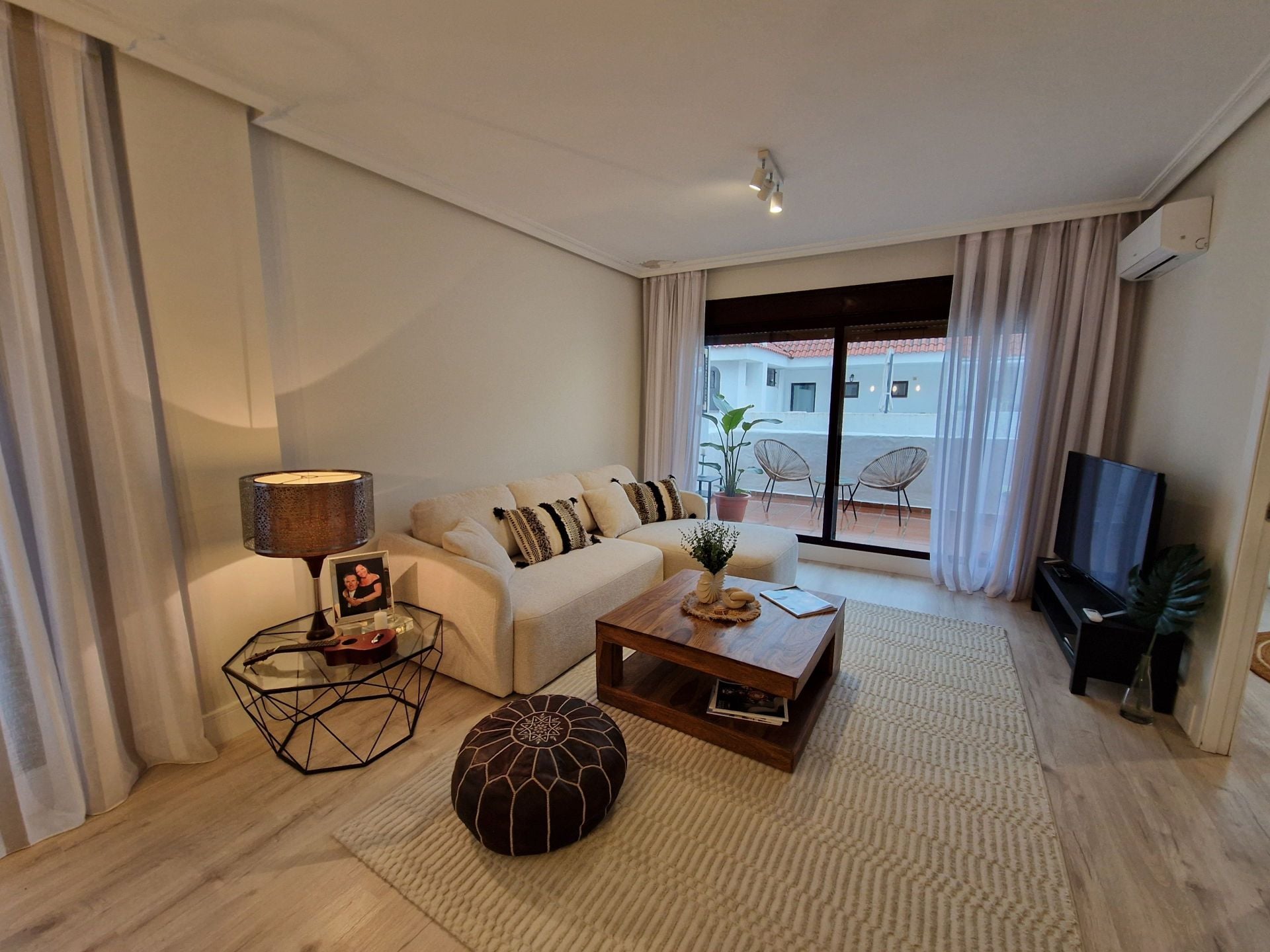 3 Bedroom Apartment in Marbella - Photo 3