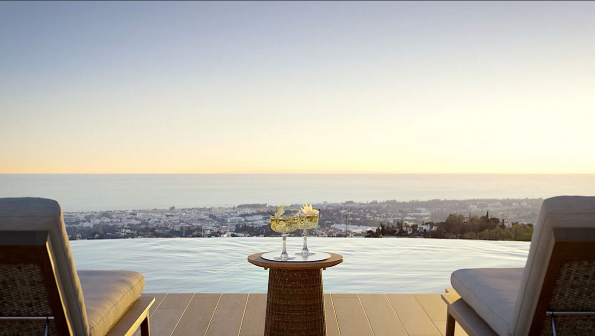 4 Bedroom Penthouse in Benahavís - Photo 28