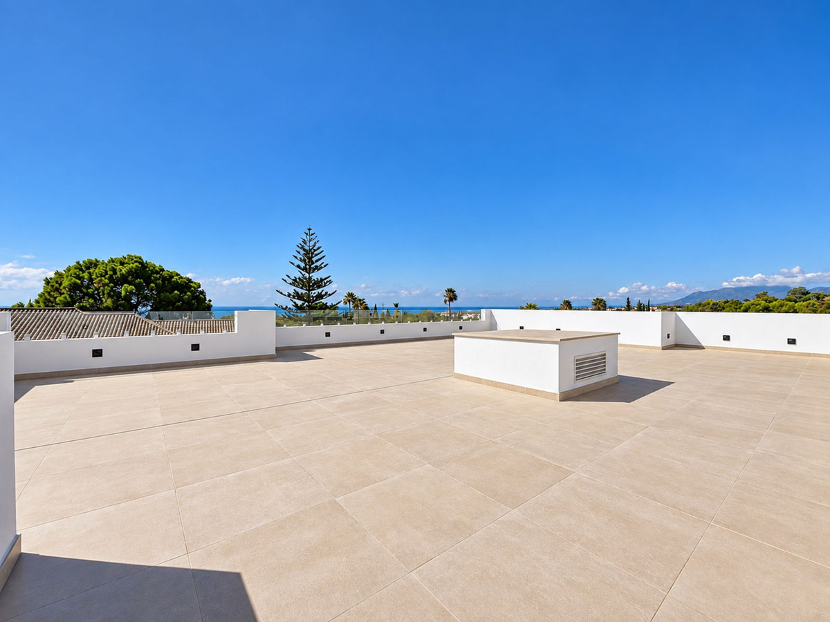 5 Bedroom Villa in Marbella - Photo 29