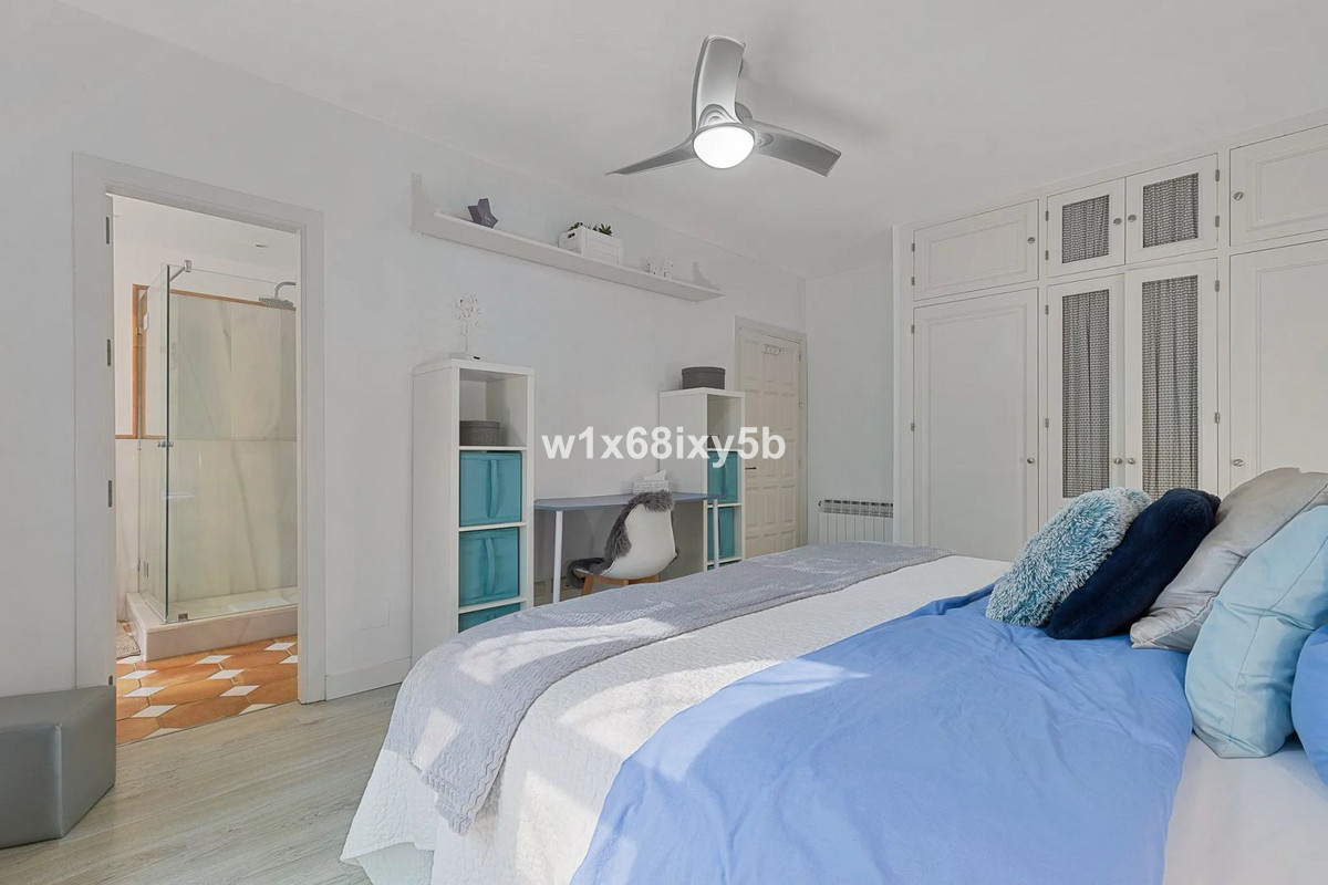 5 Bedroom Villa in San Pedro de Alcántara - Photo 19