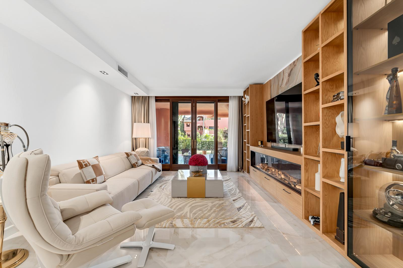 3 Bedroom Apartment in Estepona - Photo 9