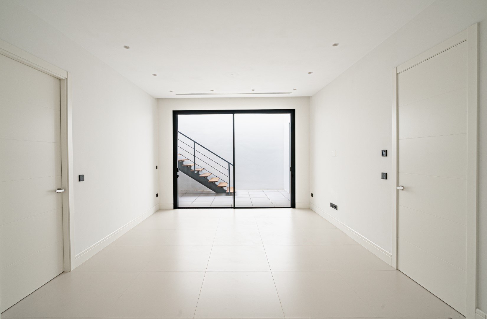 4 Bedroom Villa in Marbella - Photo 21