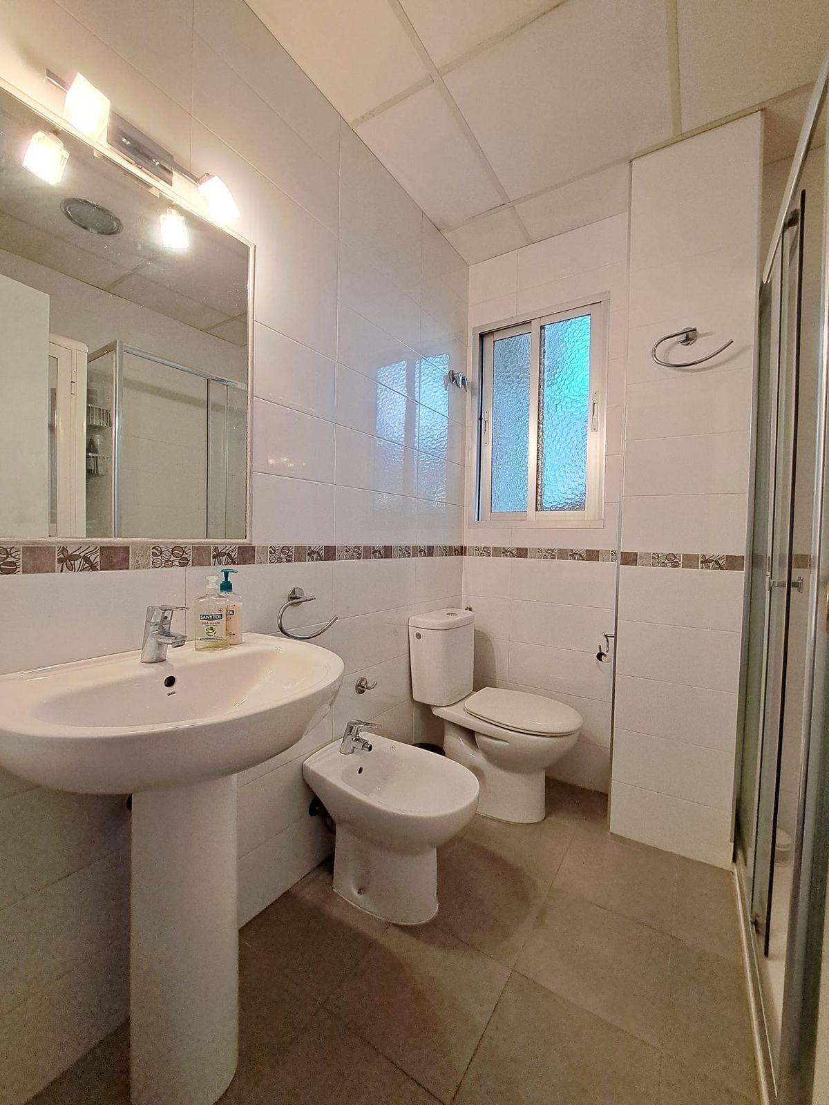 1 Bedroom Apartment in Benalmádena - Photo 10