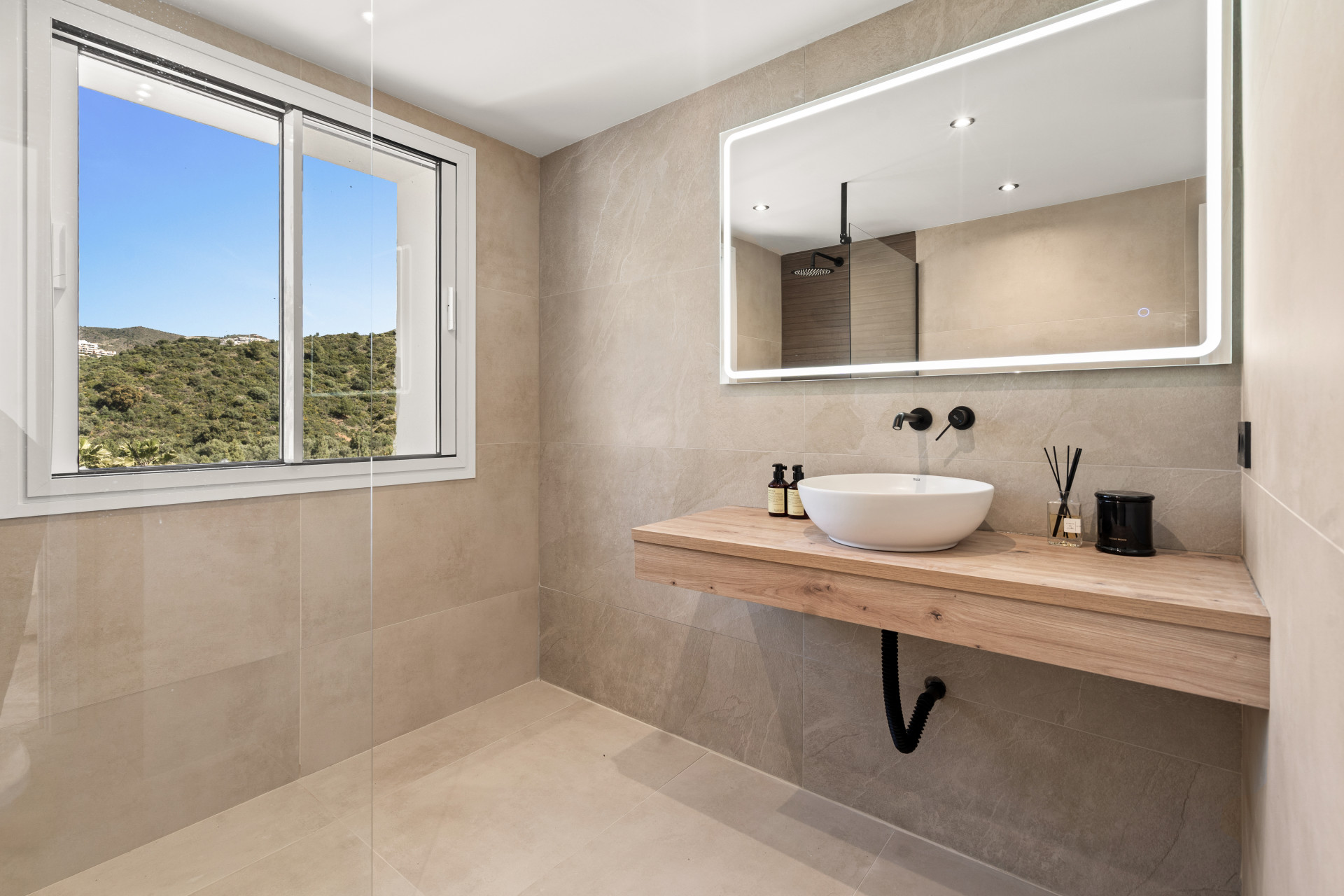 3 Bedroom Penthouse in Benahavís - Photo 18