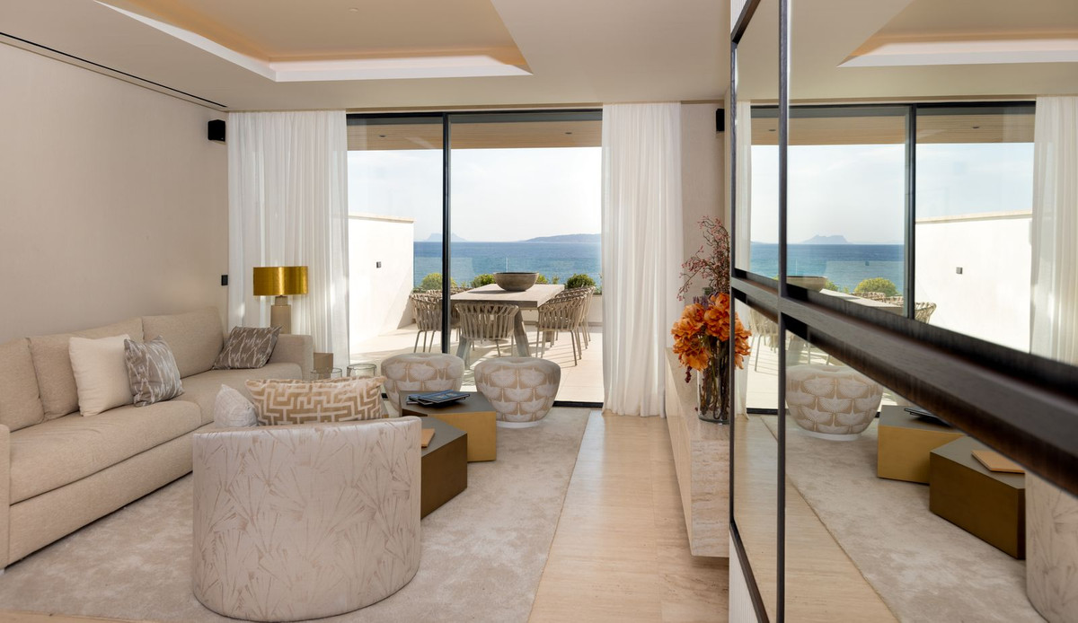 3 Bedroom Villa in Estepona - Photo 3