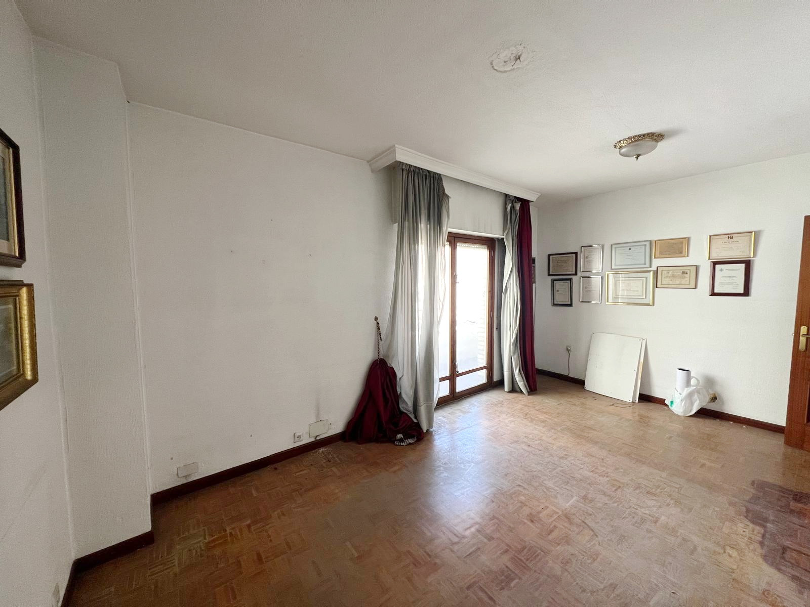 3 Bedroom Apartment in Marbella - Photo 2