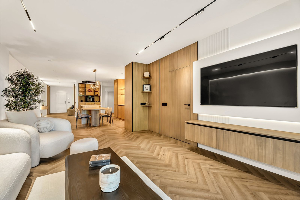 3 Bedroom Apartment in Marbella - Photo 3
