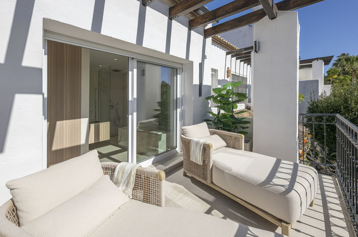 5 Bedroom Townhouse in Marbella - Photo 30