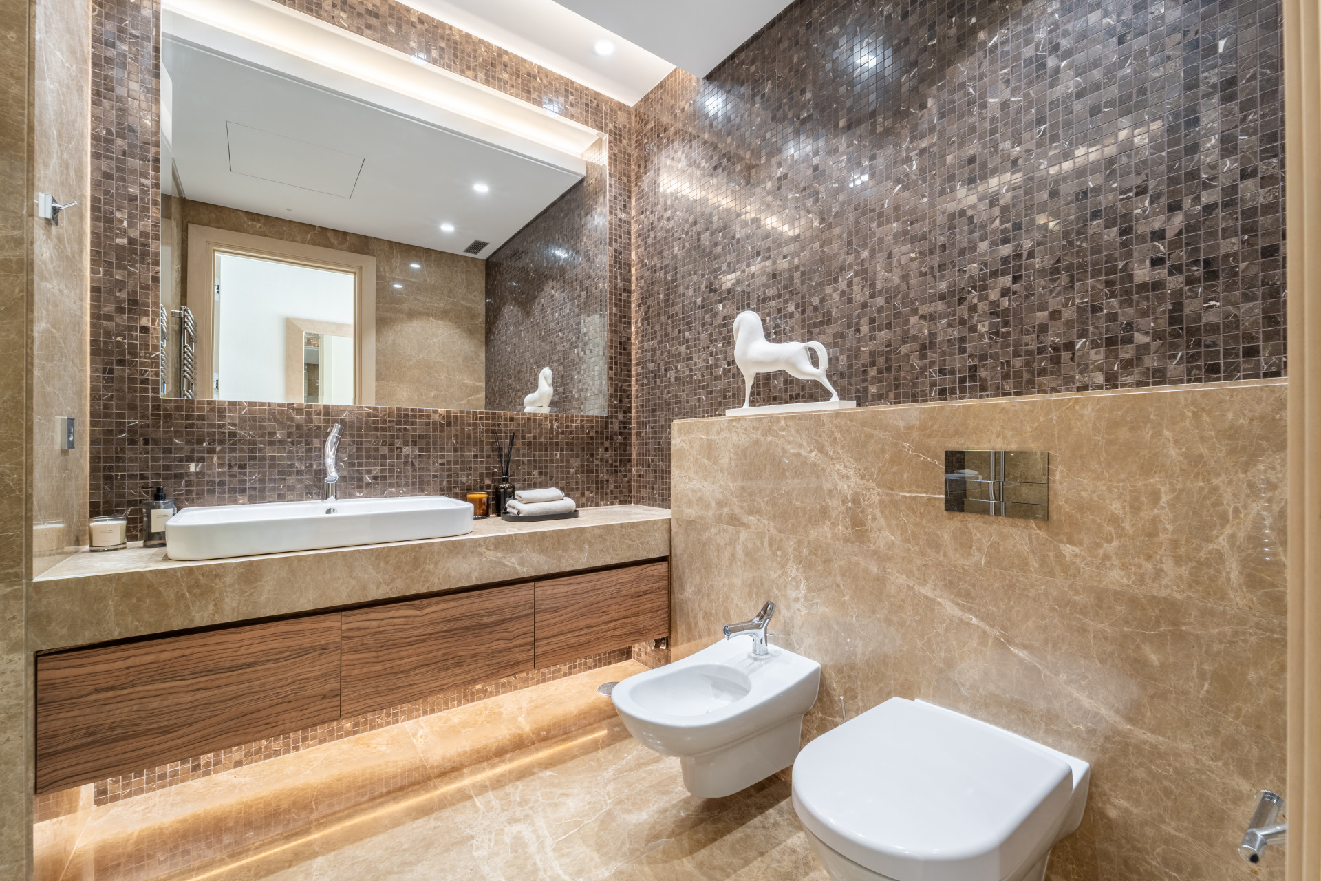5 Bedroom Villa in Marbella - Photo 19