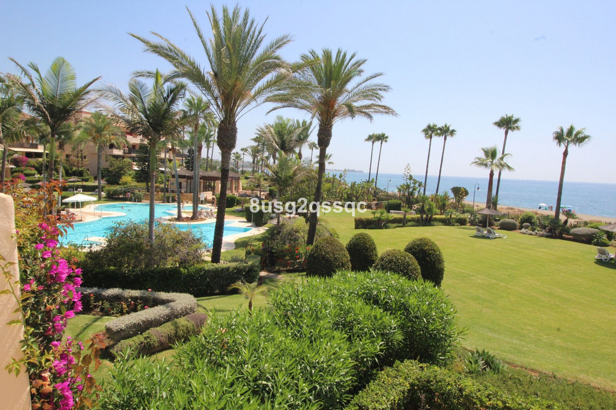 3 Bedroom Penthouse in Estepona - Photo 36