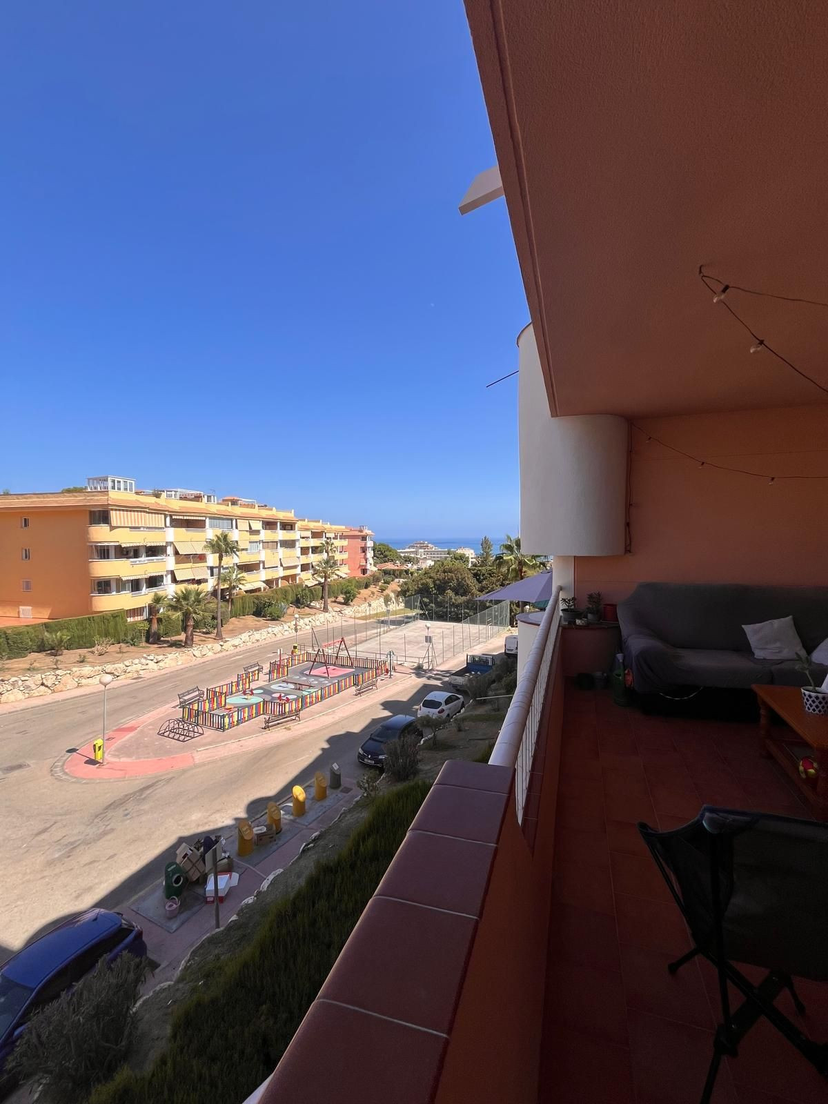 2 Bedroom Apartment in Fuengirola - Photo 4