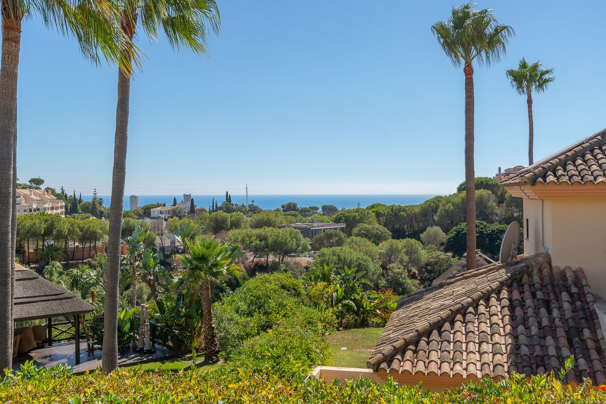 5 Bedroom Villa in Marbella - Photo 40