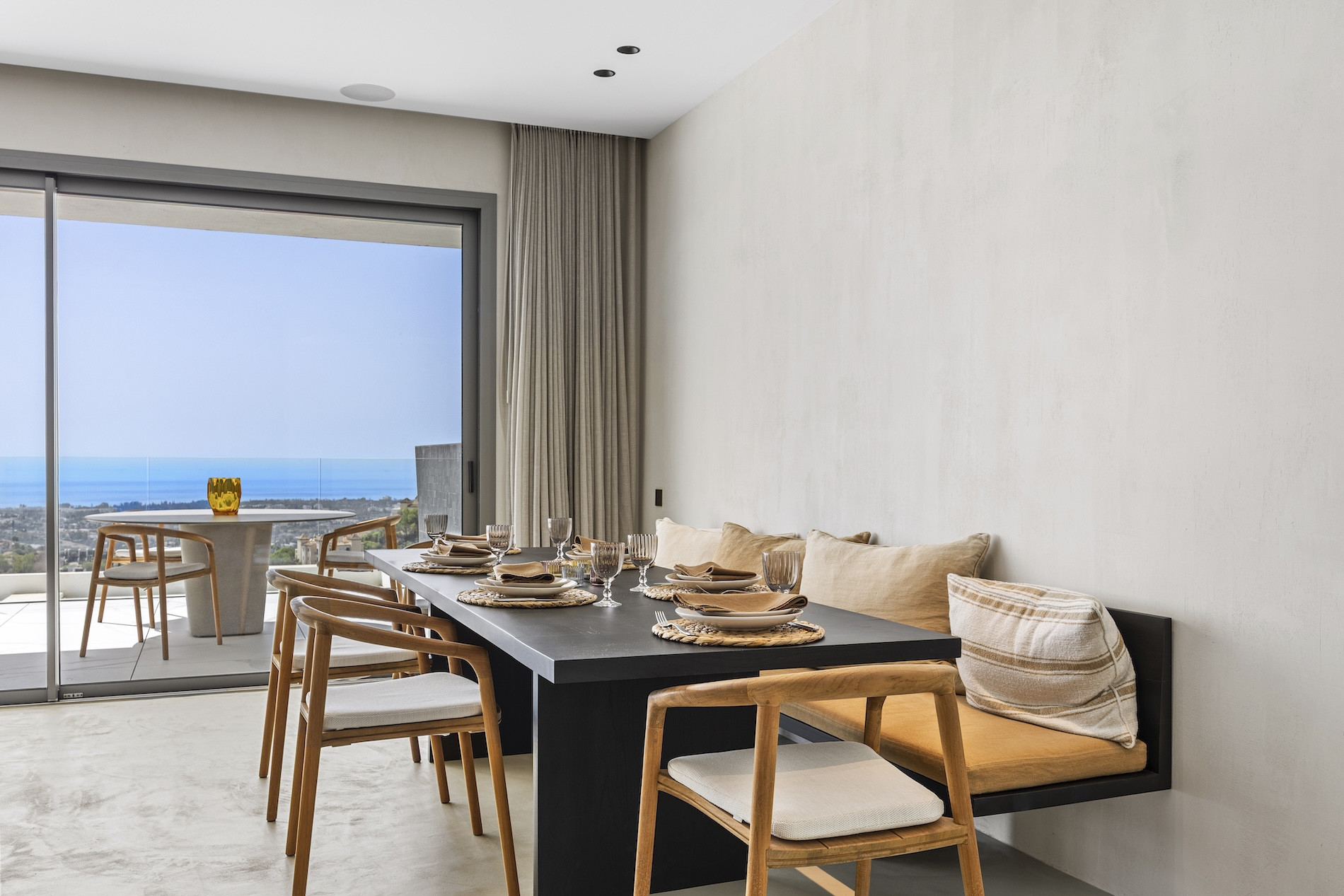 3 Bedroom Apartment in Benahavís - Photo 13