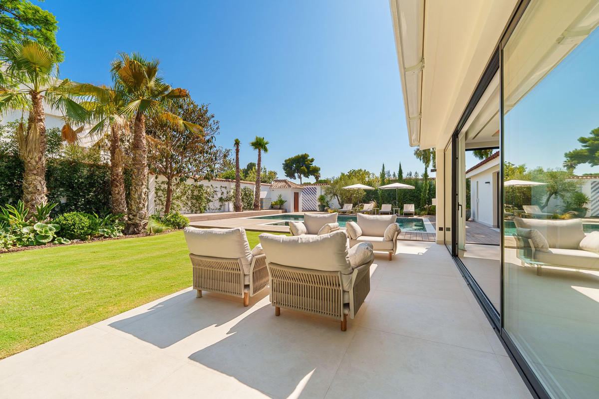 5 Bedroom Villa in Marbella - Photo 19