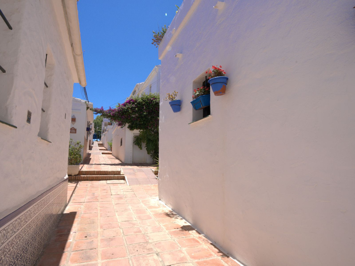 5 Bedroom Villa in Fuengirola - Photo 11