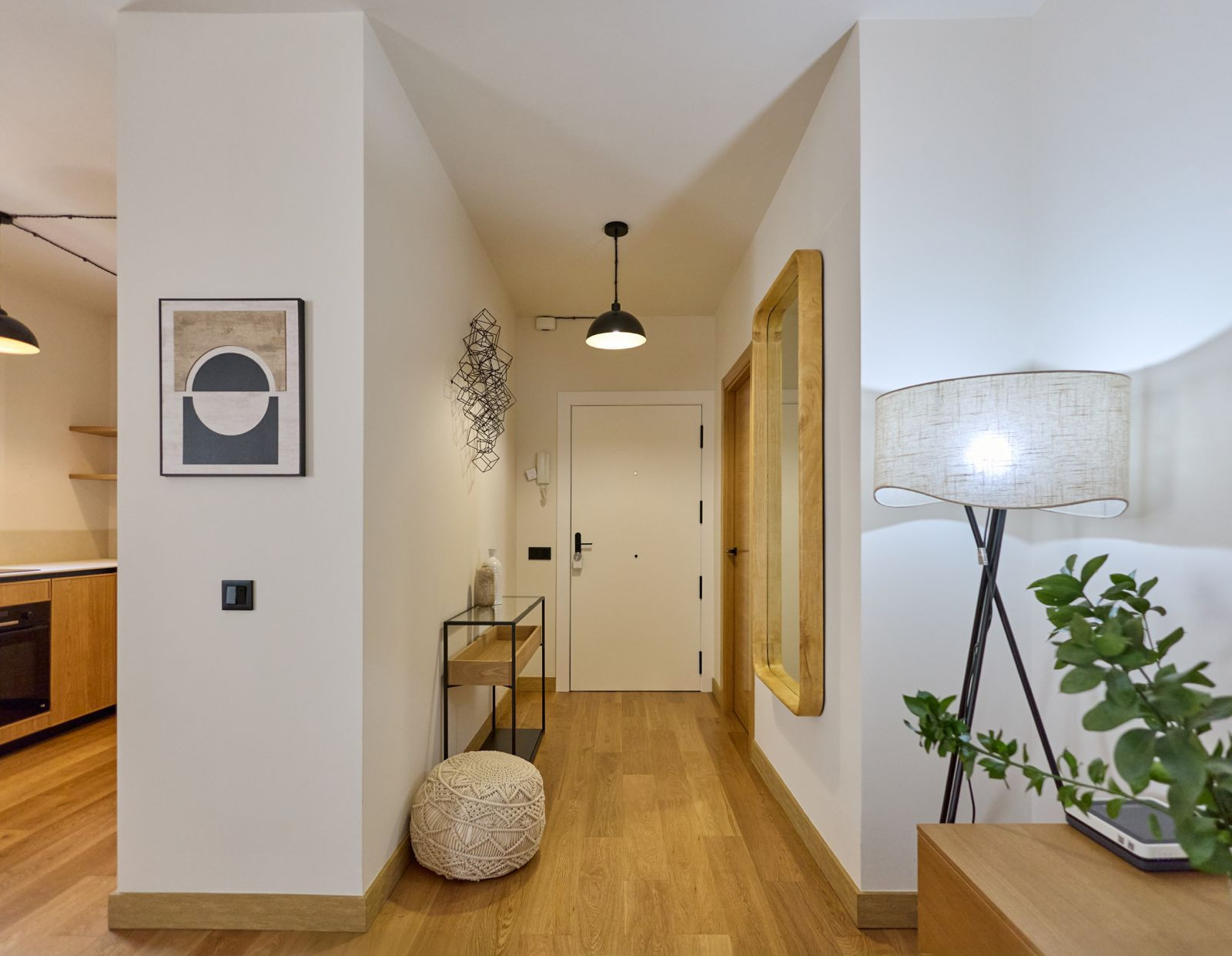2 Bedroom Apartment in Marbella - Photo 8