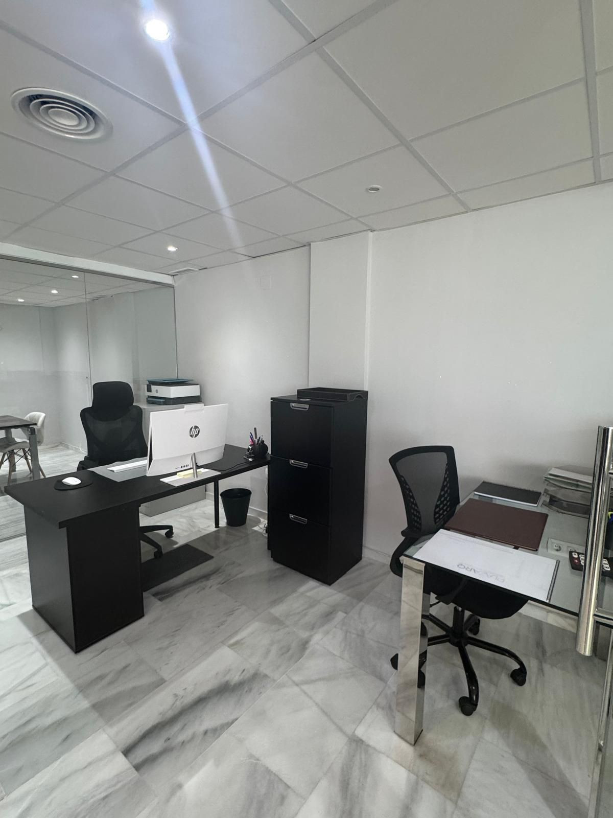 Commercial premises with pool in Malaga, Spain – Photo 5
