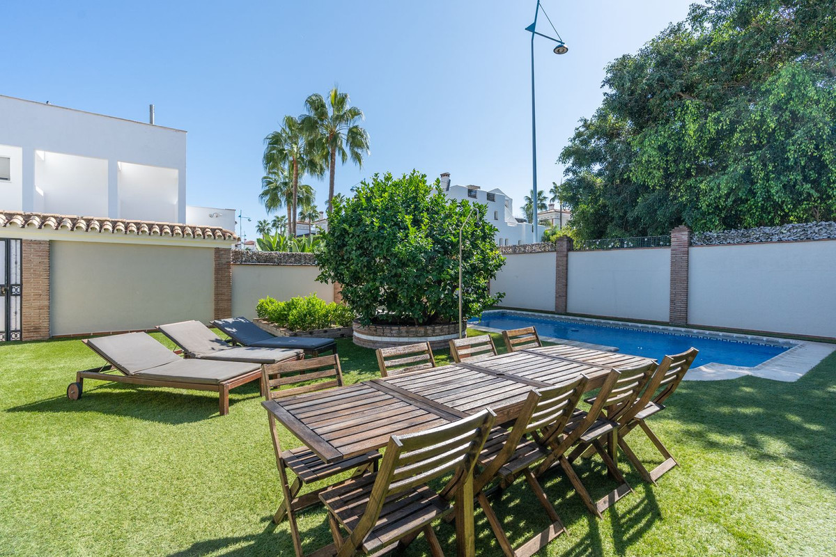 5 Bedroom Villa in San Pedro de Alcántara - Фото 27