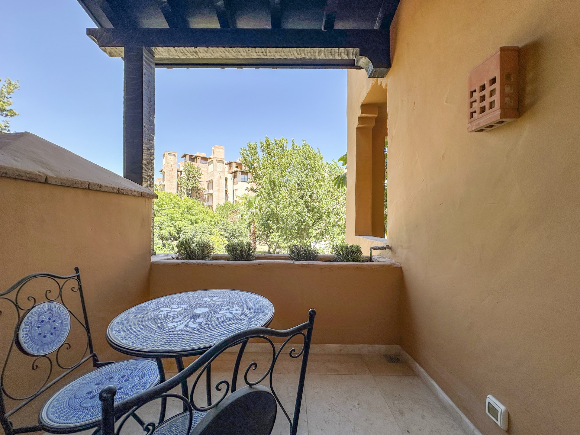 3 Bedroom Apartment in Estepona - Photo 12