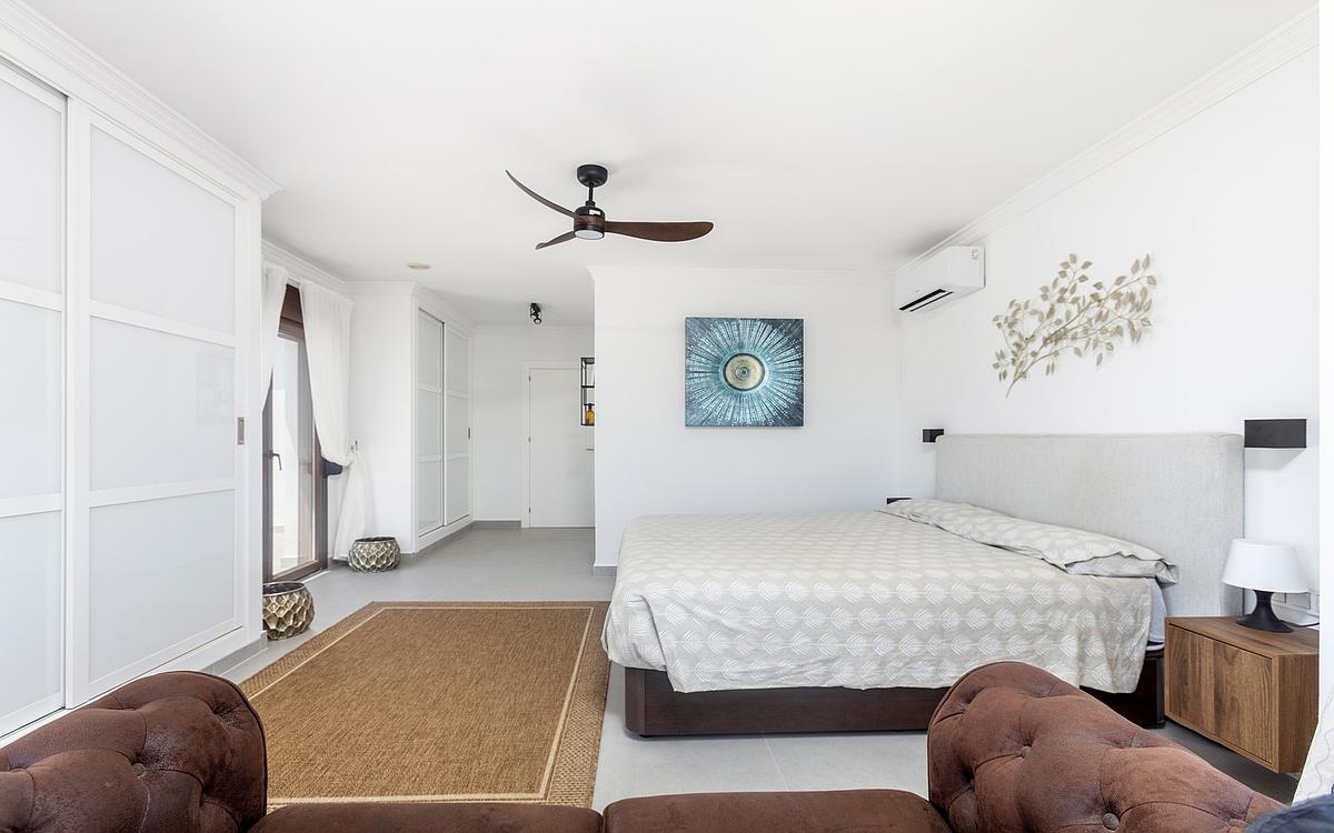 6 Bedroom Villa in Estepona - Photo 15
