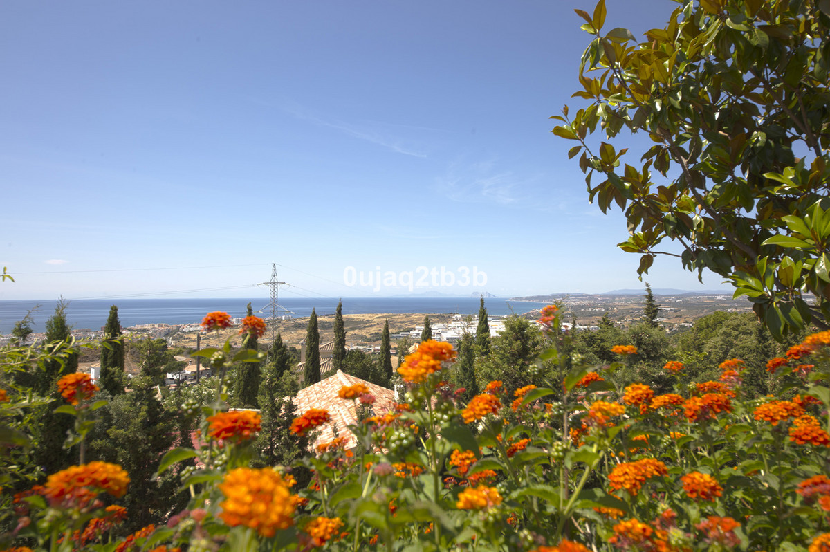 6 Bedroom Villa in Estepona