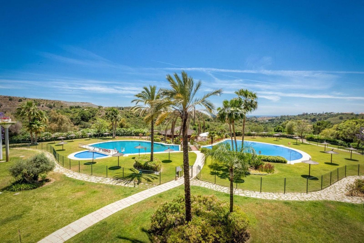 3 Bedroom Penthouse in Estepona - Photo 26