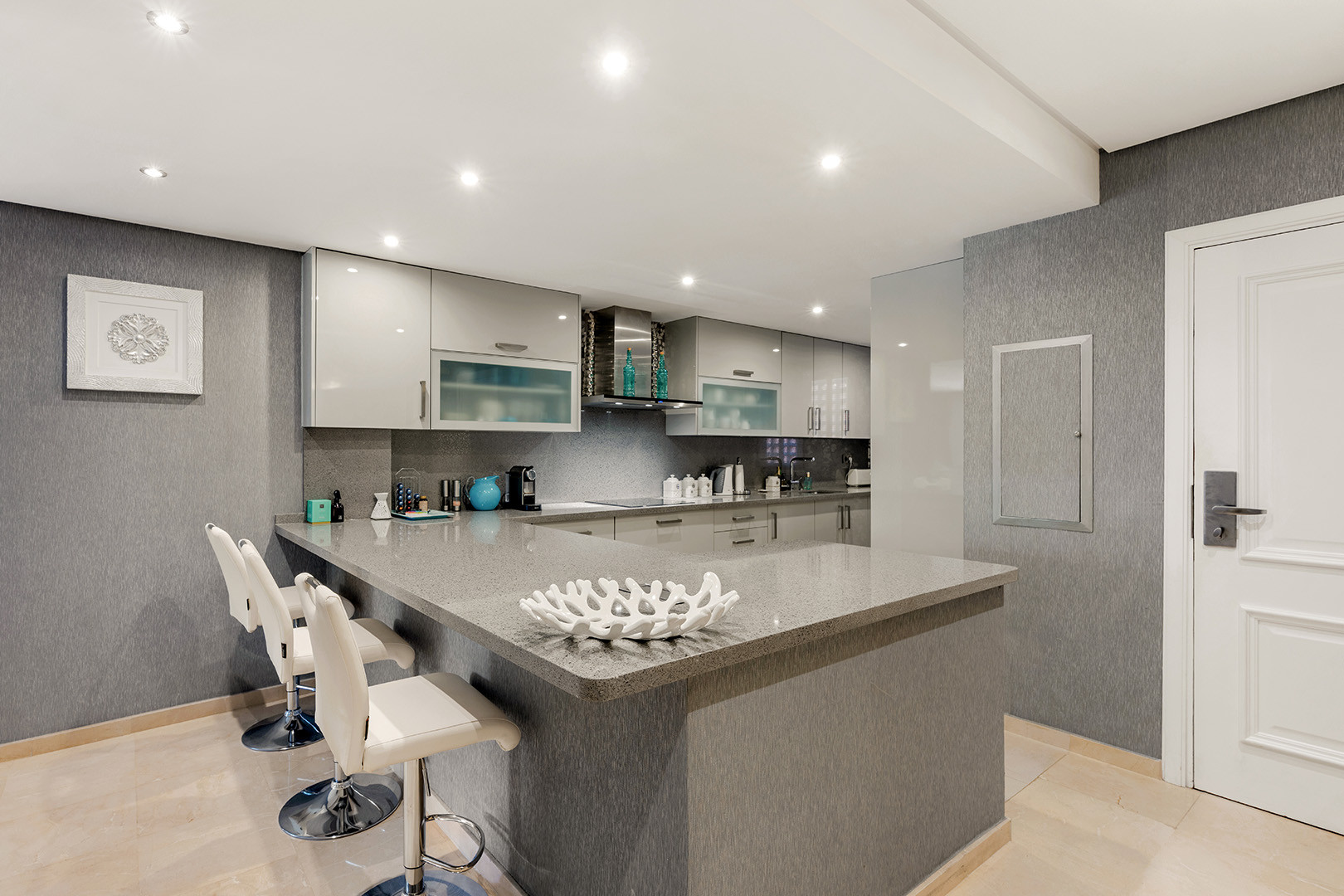 3 Bedroom Apartment in Estepona - Photo 11